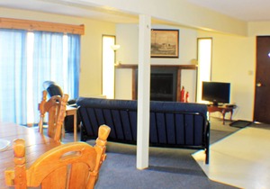 Modest suite in downtown Homer, walking distance to all attractions