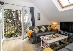 Monterey Mews