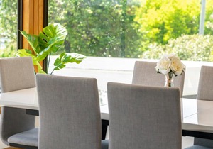 Moonah House-10 mins to CBD & MONA, 4BR, 2 BATH, great view, park 3 cars, sleep 11, king bed, en-suite