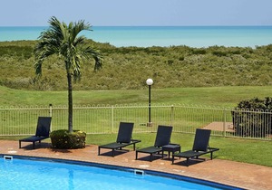 Moonlight Bay Suites