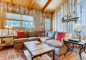 Moose Hut Cabin Dog Friendly Shared Hot Tub