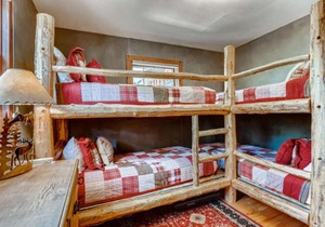Moose Hut Cabin Dog Friendly Shared Hot Tub