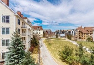Mountain view condo w/ pool & hot tub access, WiFi, gas fireplace, & central AC