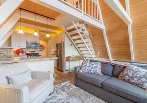 Mountaineer by AvantStay Classic A Frame w/ a Great View & Access To Lake Tahoe Park Association
