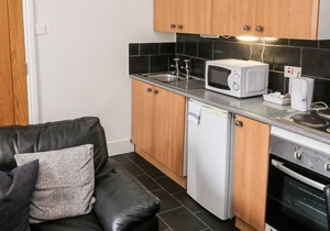 MOWBRAY 1, pet friendly, country holiday cottage in Bridlington