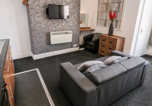 MOWBRAY 3, pet friendly, country holiday cottage in Bridlington