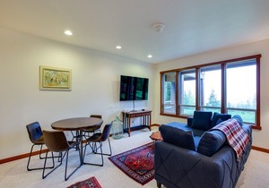 Mt. Baker Lodging Ensuite 15 - Sleeps 6!