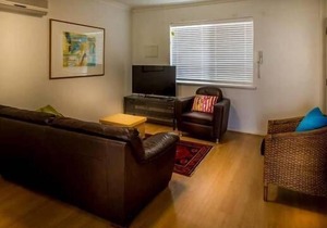 Mt Lawley Superb 2 BR apartment Minutes to CBD, shops and cafes,pool and gym