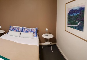 Mt.Lawley Superb 2 BR location Comfort, style 2