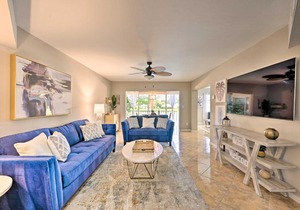 Naples Condo with Enclosed Balcony and Lake Views!
