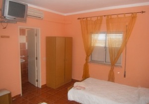 Nefama Pensao - Room I