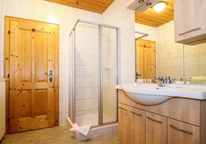 Nestled in a landscape of forests, alpine meadows and mountains, these two vacation apartments (AKA1