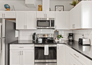 New 2 Bed 2 Bath Near Perry District and DT!