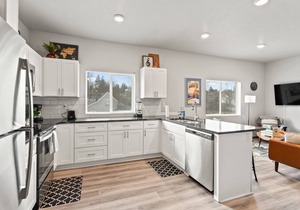 New 2 Bed 2 Bath Near Perry District and DT!