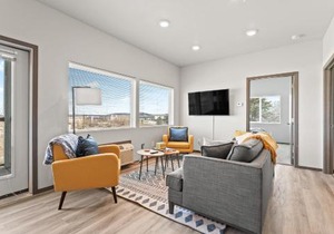 New 2 Bed 2 Bath Near Perry Dist and Downtown