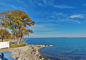 New 4 Bedroom 2 Bath Waterfront Condo - Sleeps up to 10 Max - CON 111
