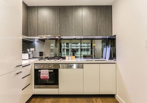 New, Bright Apartment in Waterloo near park