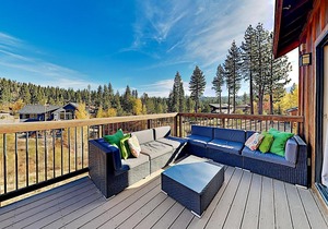 New-Build Chalet with Mountain Views & Hot Tub home
