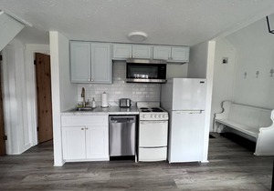 *NEW Chalets by the Lake - #1 - Conneaut Lake, PA