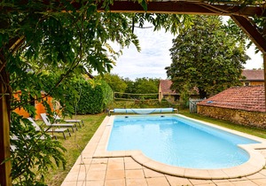 New low prices for 2 or 4!. Rent this cosy cottage outside Tremolat, Dordogne