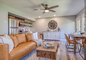 Newly Renovated, 2 Bedroom Corner Condo with Access to Pool, Bikes