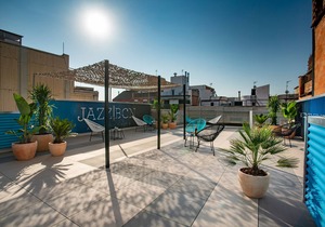 Nice balcony 2 bdrm apartment Sagrada Familia