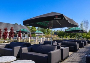 Nice chalet with beach at 600 m.