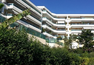 Nice. Luxury apartment, 3 rooms, sea view terrace, swimming pool, very quiet