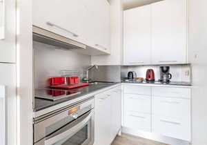 Nice studio downtown with parking, pets allowed
