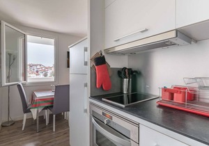 Nice studio downtown with parking, pets allowed