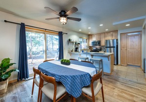 Nicely updated Lake Forest Glen end unit townhome