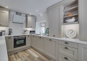 No.4 Tomlinson's Apartment