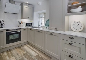 No.4 Tomlinson's Apartment