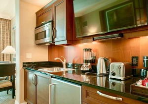 No Resort Fee ! Balcony Strip View Suite - Pool