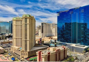 No Resort Fee ! Balcony Strip View Suite - Pool