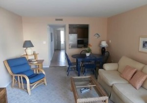 Ocean Block 2BR Condo w/Pool & Parking