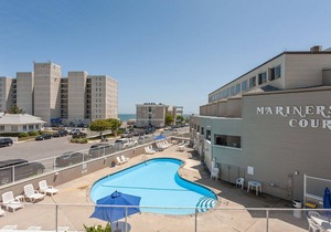 Ocean Block 2BR Condo w/Pool & Parking