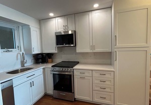 OCEAN FRONT CONDO. ENJOY YOUR MORNING COFFEE SITTING ON YOUR PRIVATE BALCONY WATCHING THE SUNRISE.