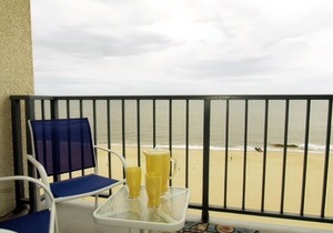 OCEAN FRONT CONDO. ENJOY YOUR MORNING COFFEE SITTING ON YOUR PRIVATE BALCONY WATCHING THE SUNRISE.
