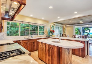 Oceanfront Banyan Tree Beach House, Hawaii Kai