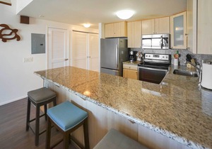 Oceanfront Resort Condo w/ A/C in Old Town Kapa’a!