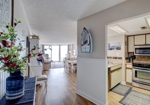 Oceanfront Point Unit, with wine fridge, steps to the beach