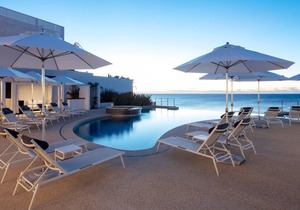 Oceanview 2BD Condo with the Beachfront Club Access