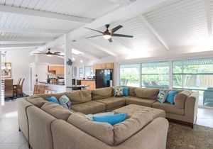 Ohana Beach House - 5 Bedrooms - Steps Away from Kailua Beach
