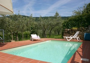 Old stone house with private pool, panoramic position, quiet and ideal starting point for visiting T