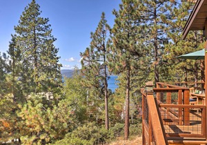 'Old Tahoe' Brockway Lodge w/Hot Tub & Lake Views!