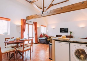 Olive Tree Cottage, Hoad Farm, Acrise