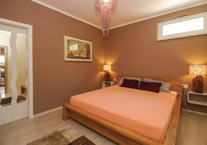On the first floor of the beautiful family house are modern apartments CKO526 and CKO546. Each has i