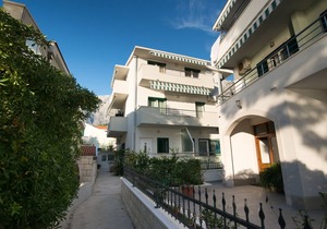 One bedroom apartment near beach Promajna, Makarska (A-2605-c)