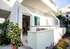One bedroom apartment near beach Promajna, Makarska (A-2605-c)